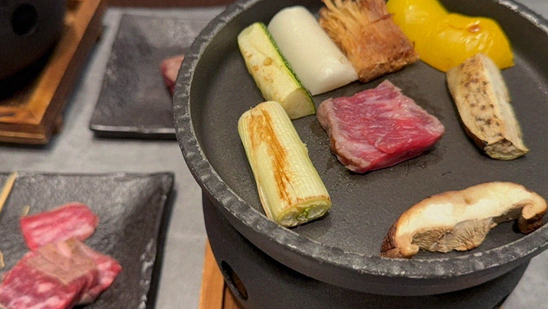 GOWOOGA Gangnam·Yeoksam · the signature Hanwoo showing — marbled beef cuts and caviar presented in a display chest