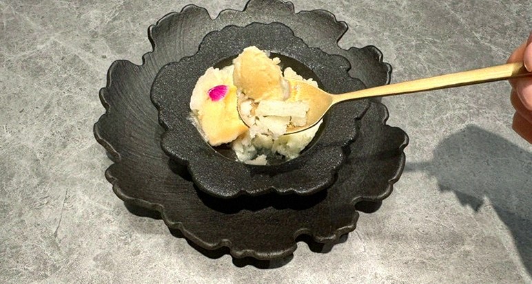 GOWOOGA Gangnam·Yeoksam · dessert to close the omakase