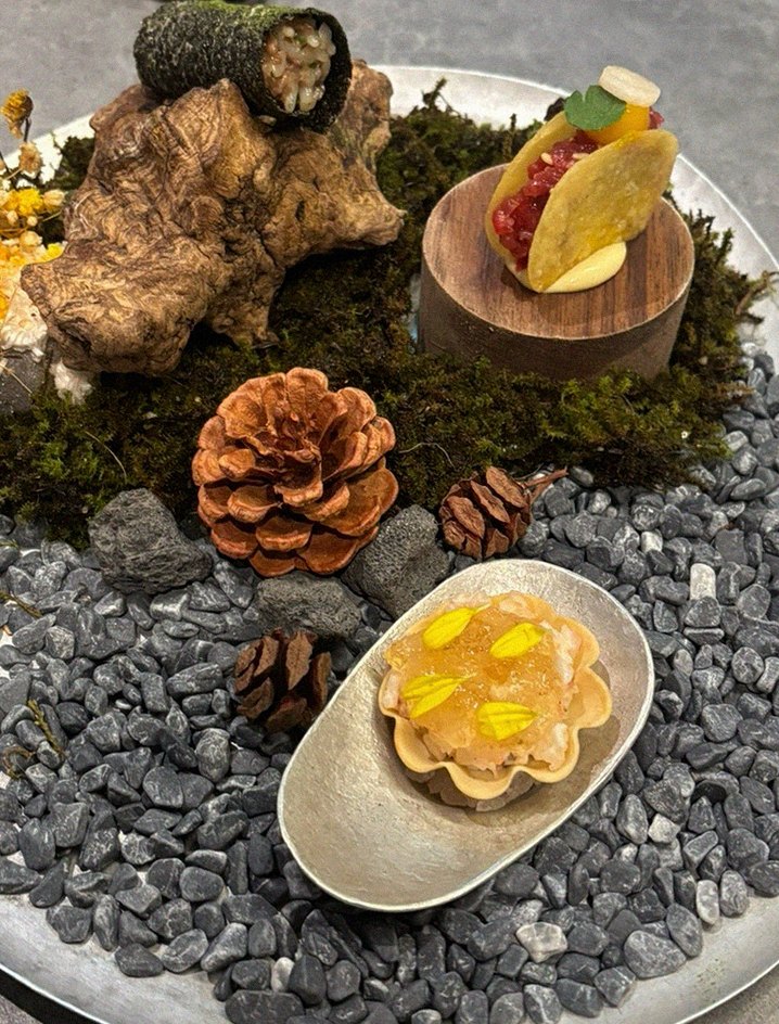 GOWOOGA Gangnam·Yeoksam · fresh Hanwoo beef tartare (yukhoe)