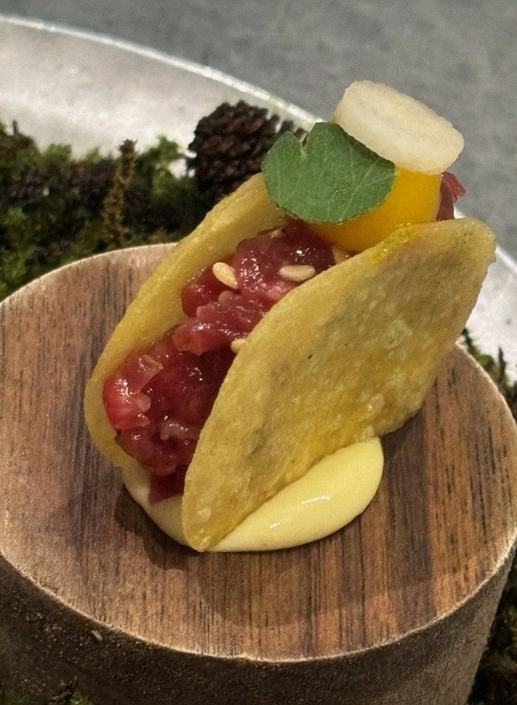GOWOOGA Gangnam·Yeoksam · fresh Hanwoo beef tartare (yukhoe)