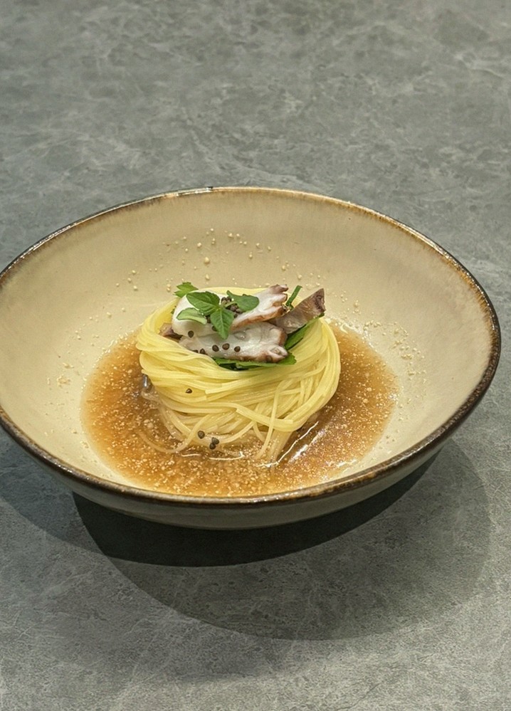 GOWOOGA Gangnam·Yeoksam · fresh Hanwoo beef tartare (yukhoe)