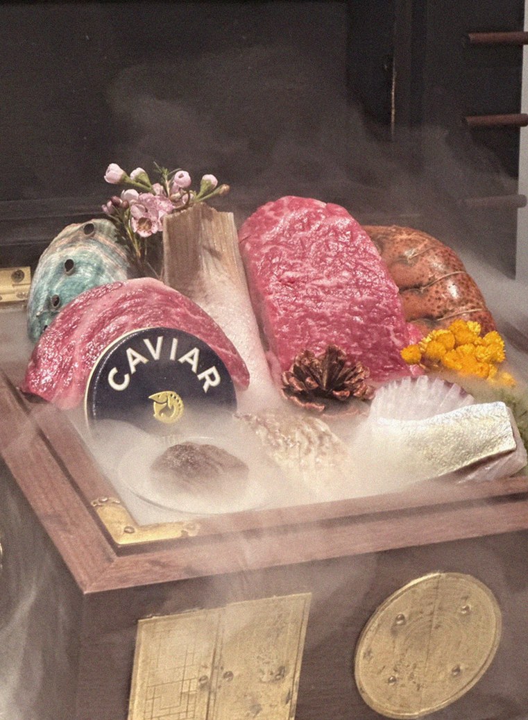 고우가 역삼점 강남 · 강남 한우오마카세 강남 룸식당 · 시그니처 한우 쇼잉 — 진열함에 담긴 마블링 한우와 캐비아