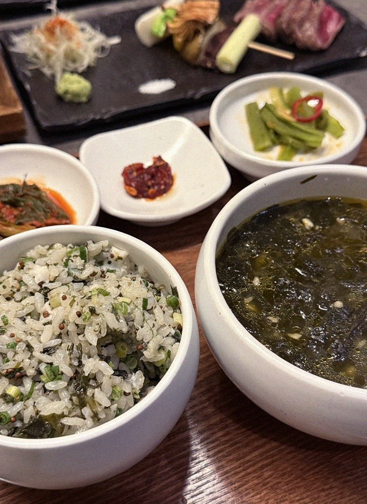 GOWOOGA Yeouido · 彩り豊かなおかず(バンチャン)