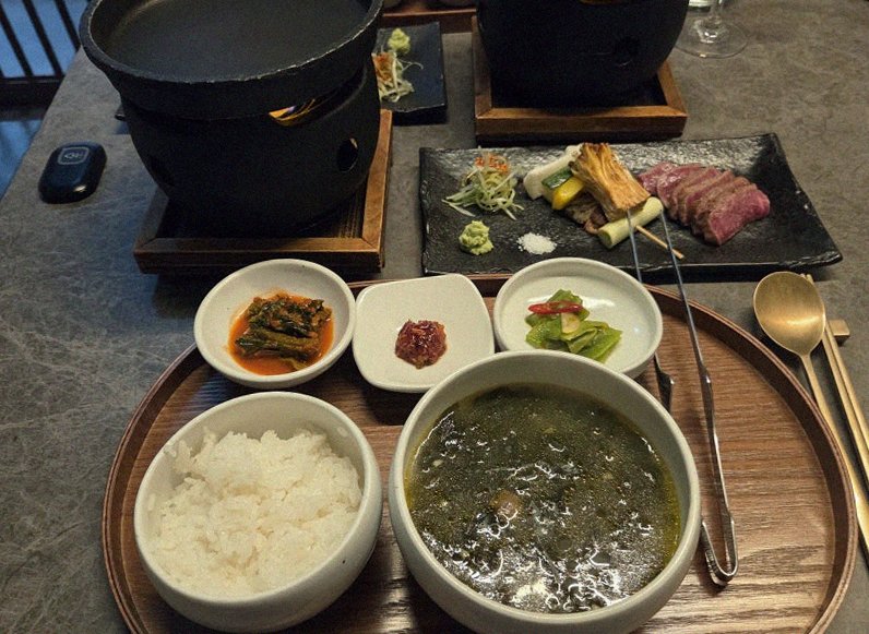 고우가 여의도점 · 여의도 룸식당 여의도 한우 · 식사 코스와 곁들임