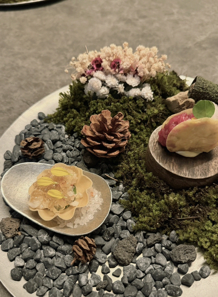 GOWOOGA Yeouido · fresh Hanwoo beef tartare (yukhoe)