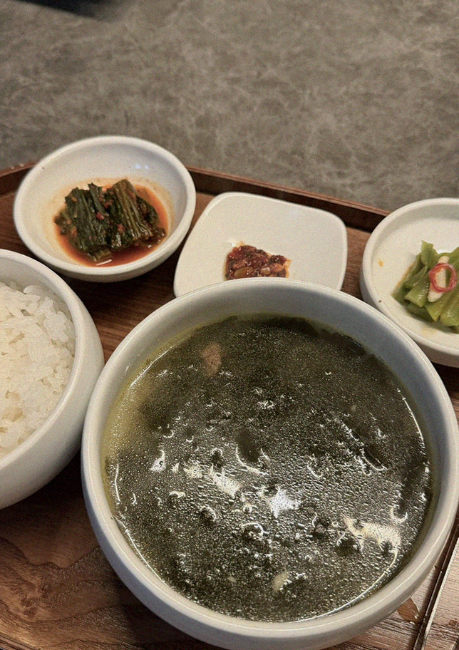 GOWOOGA Yeouido · assorted Korean side dishes (banchan)