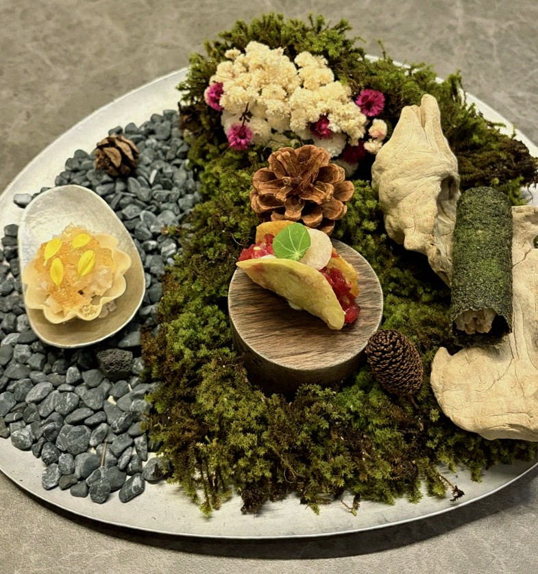 GOWOOGA Yeouido · 套餐中搭配的海鲜料理