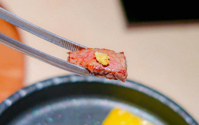 우아라 광화문점 · 광화문 한우오마카세 광화문 룸식당 · 신선한 한우 육회