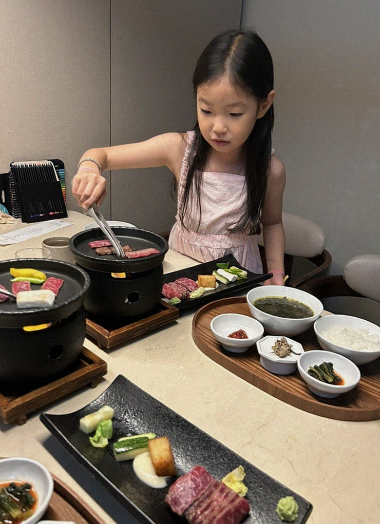 WOOARA Gwanghwamun · assorted Korean side dishes (banchan)