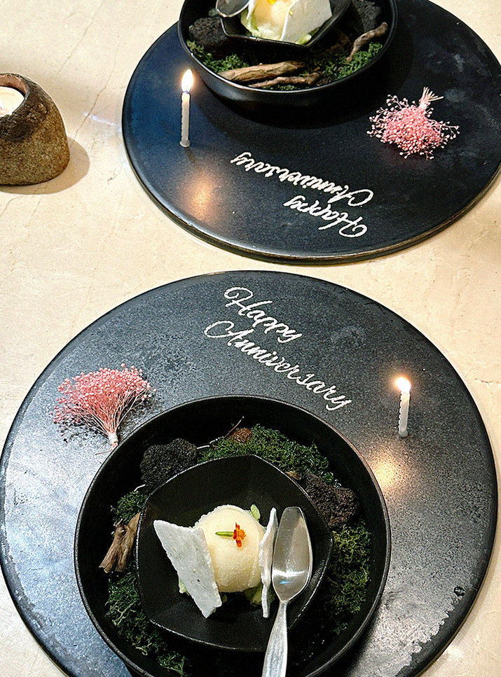WOOARA Gwanghwamun · a plated course of Hanwoo beef