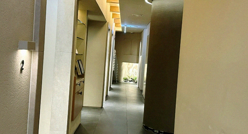 WOOARA Gwanghwamun · restaurant entrance and signage