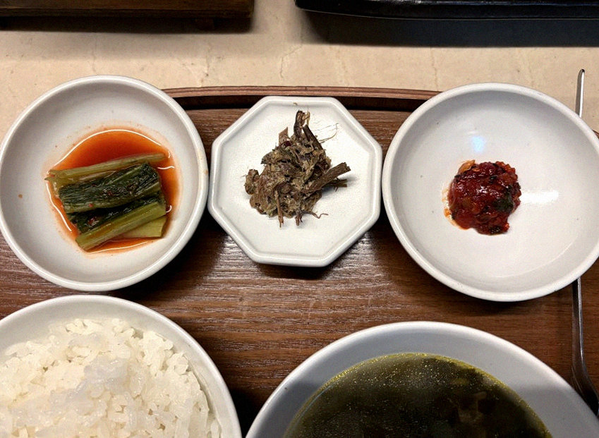 WOOARA Gwanghwamun · 彩り豊かなおかず(バンチャン)