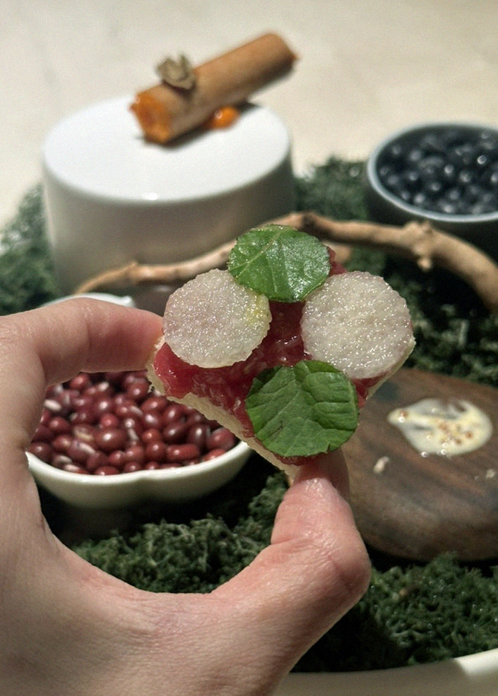 WOOARA Gwanghwamun · fresh Hanwoo beef tartare (yukhoe)