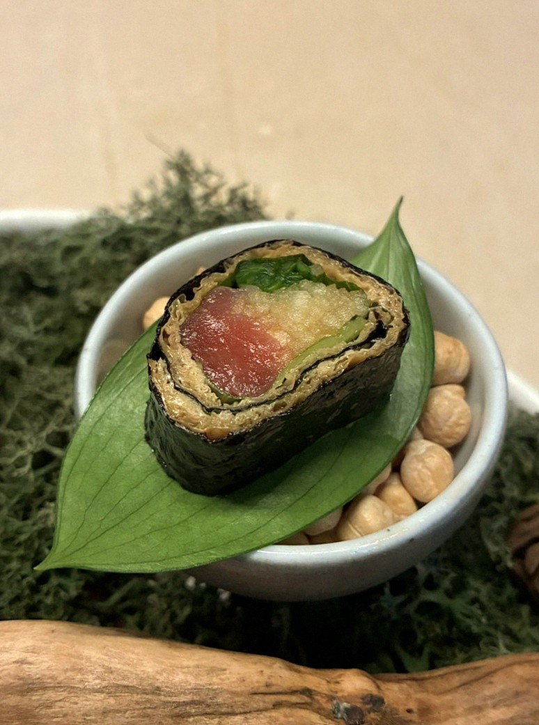 우아라 광화문점 · 광화문 한우오마카세 광화문 룸식당 · 신선한 한우 육회
