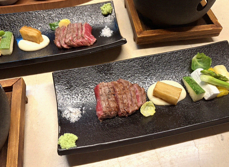 WOOARA Gwanghwamun · a plated course of Hanwoo beef