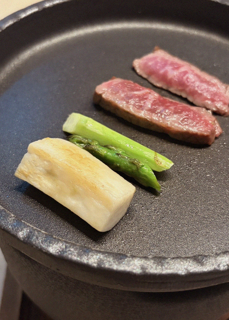 WOOARA Gwanghwamun · Hanwoo beef grilling over binchotan charcoal