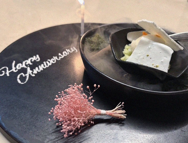 WOOARA Gwanghwamun · the signature Hanwoo showing — marbled beef cuts and caviar presented in a display chest