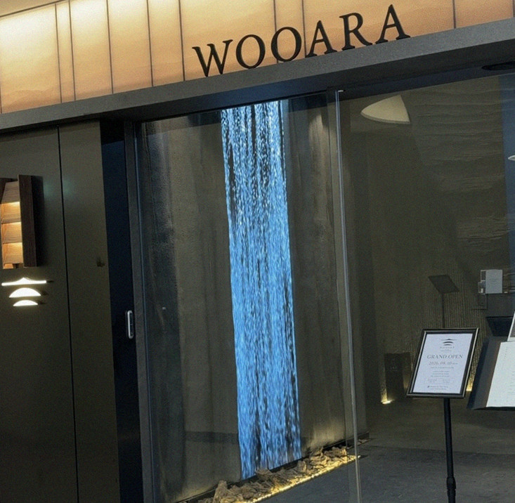 WOOARA Yeouido · 店舗入口と案内