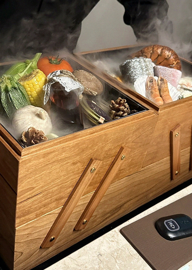 우아라 여의도점 · 여의도 룸식당 여의도 맛집 · 시그니처 한우 쇼잉 — 진열함에 담긴 마블링 한우와 캐비아