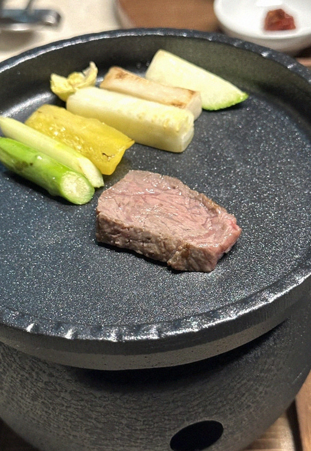 우아라 여의도점 · 여의도 룸식당 여의도 맛집 · 한 접시씩 정성껏 플레이팅된 한우 코스 요리