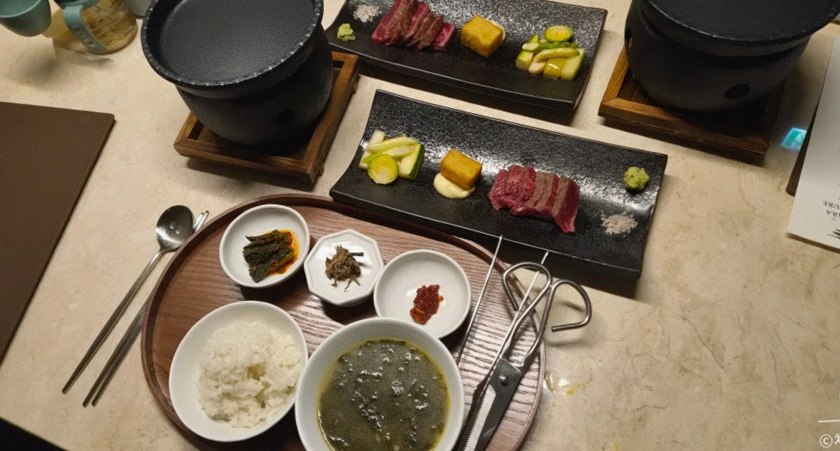 우아라 여의도점 · 여의도 룸식당 여의도 맛집 · 시그니처 한우 쇼잉 — 진열함에 담긴 마블링 한우와 캐비아