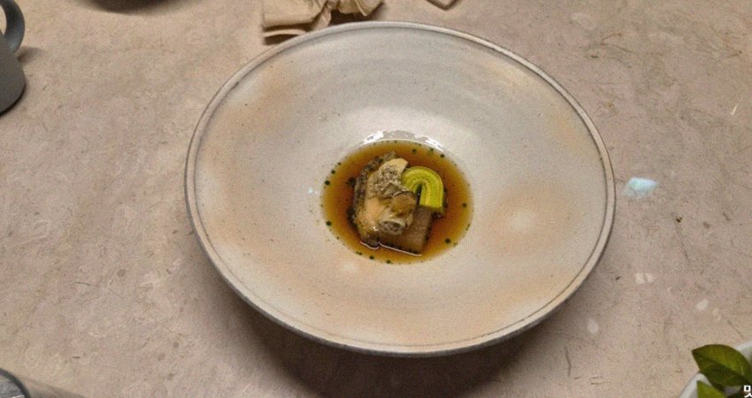 우아라 여의도점 · 여의도 룸식당 여의도 맛집 · 한 접시씩 정성껏 플레이팅된 한우 코스 요리