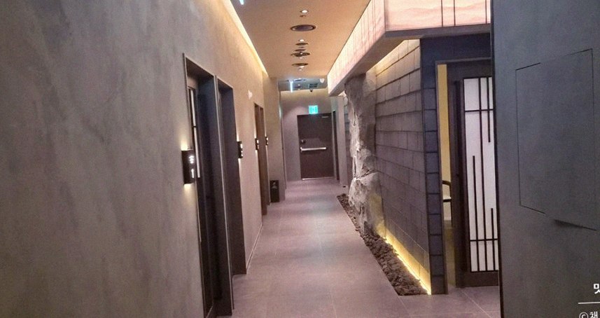 우아라 여의도점 · 여의도 룸식당 여의도 맛집 · 전 좌석 프라이빗 룸 내부 분위기