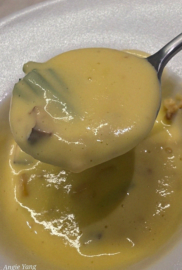 WOOARA Yeouido · a warm soup to finish the course