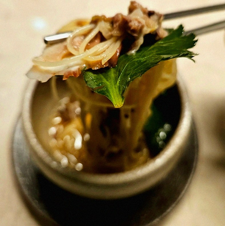 우아라 여의도점 · 여의도 룸식당 여의도 맛집 · 신선한 한우 육회