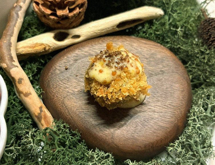 WOOARA Yeouido · fresh Hanwoo beef tartare (yukhoe)