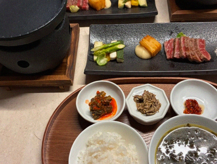WOOARA Yeouido · assorted Korean side dishes (banchan)