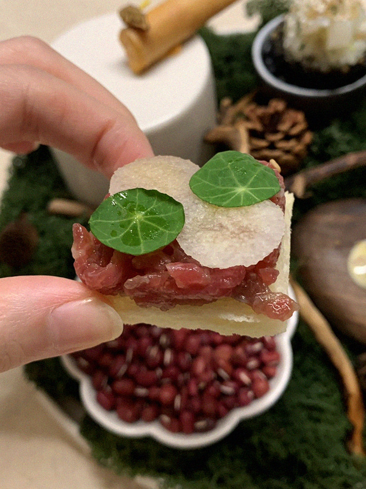 우아라 여의도점 · 여의도 룸식당 여의도 맛집 · 마블링이 살아있는 프리미엄 한우 쇼잉