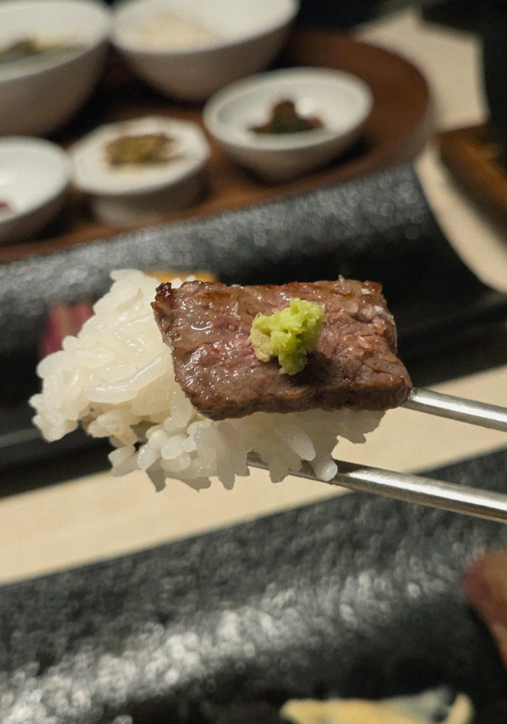 우아라 여의도점 · 여의도 룸식당 여의도 맛집 · 신선한 한우 육회