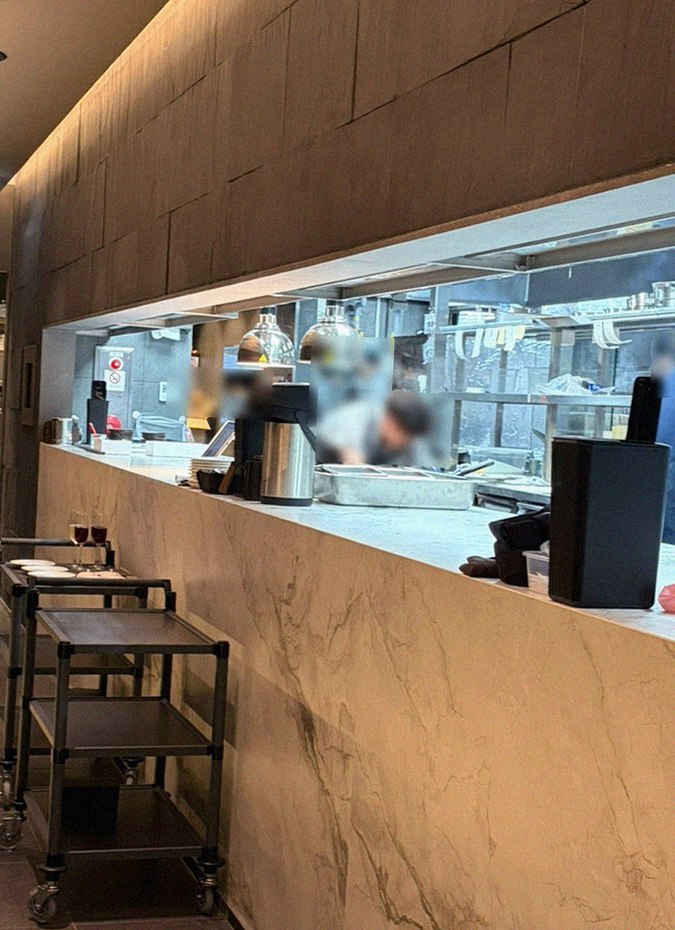 WOOARA Yeouido · 餐厅入口与指引