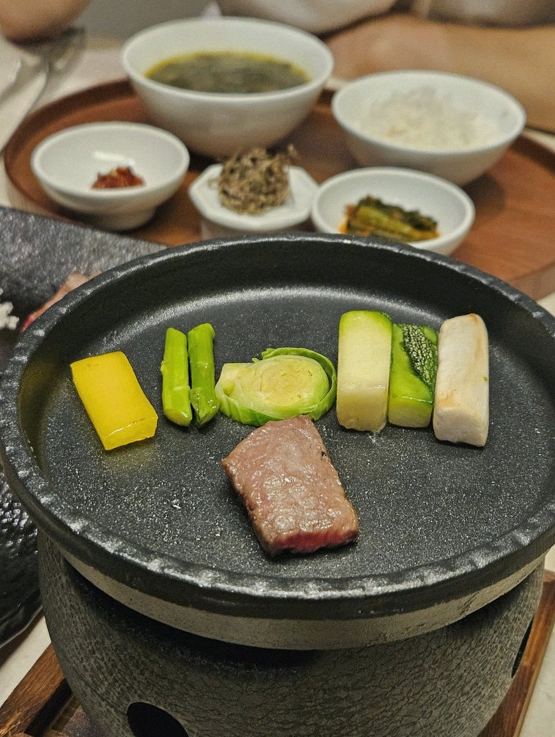 WOOARA Yeouido · 彩り豊かなおかず(バンチャン)