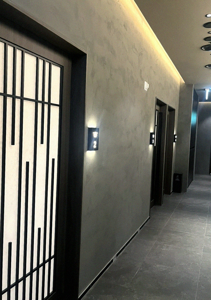 WOOARA Yeouido · restaurant entrance and signage
