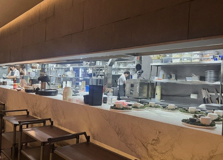 WOOARA Yeouido · the full Hanwoo omakase table
