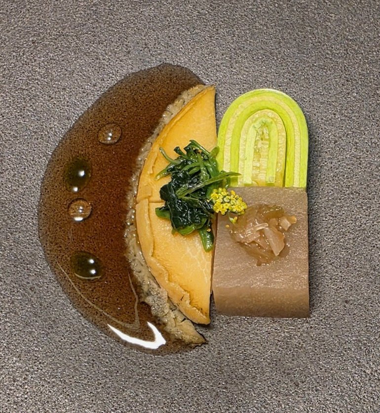 우하나 종각역점 · 종각 맛집 한우오마카세 · 한 접시씩 정성껏 플레이팅된 한우 코스 요리