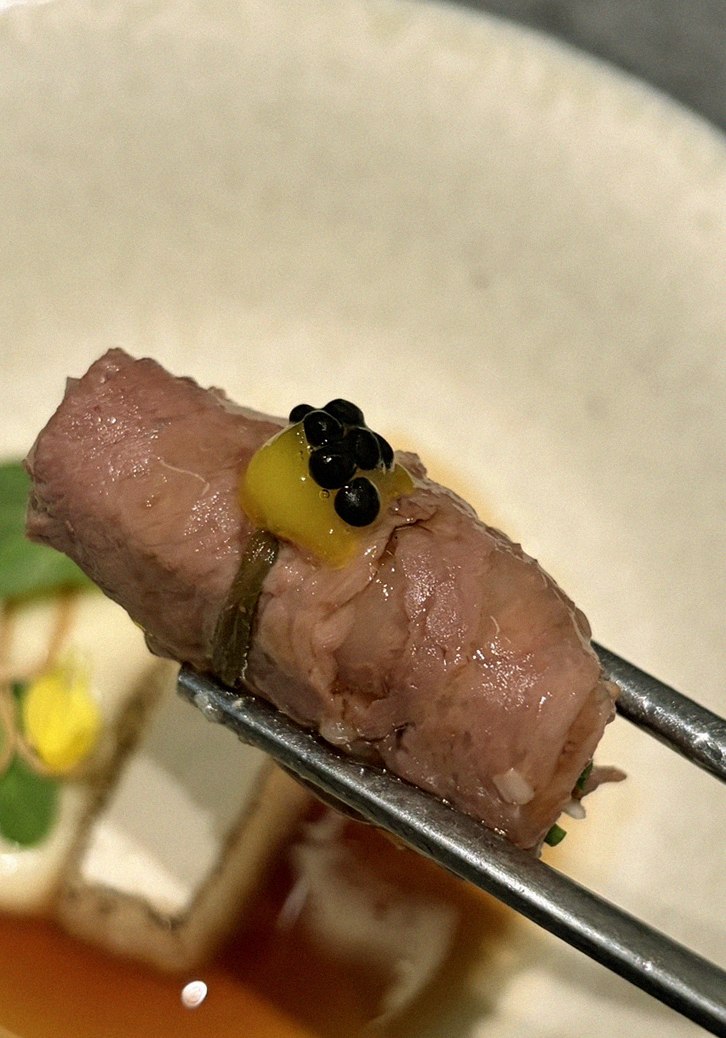 우하나 종각역점 · 광화문 맛집 종각 맛집 · 한 접시씩 정성껏 플레이팅된 한우 코스 요리