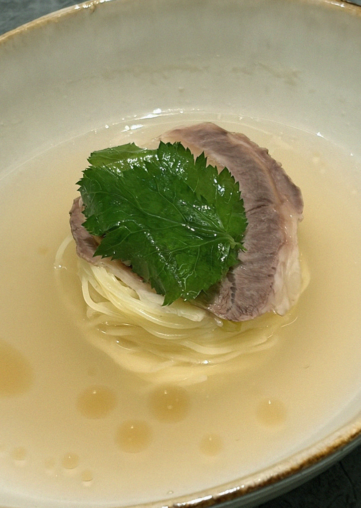 우하나 종각역점 · 광화문 맛집 종각 맛집 · 한 접시씩 정성껏 플레이팅된 한우 코스 요리