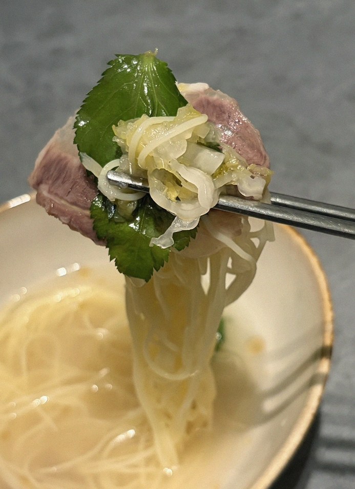 우하나 종각역점 · 광화문 맛집 종각 맛집 · 한 접시씩 정성껏 플레이팅된 한우 코스 요리