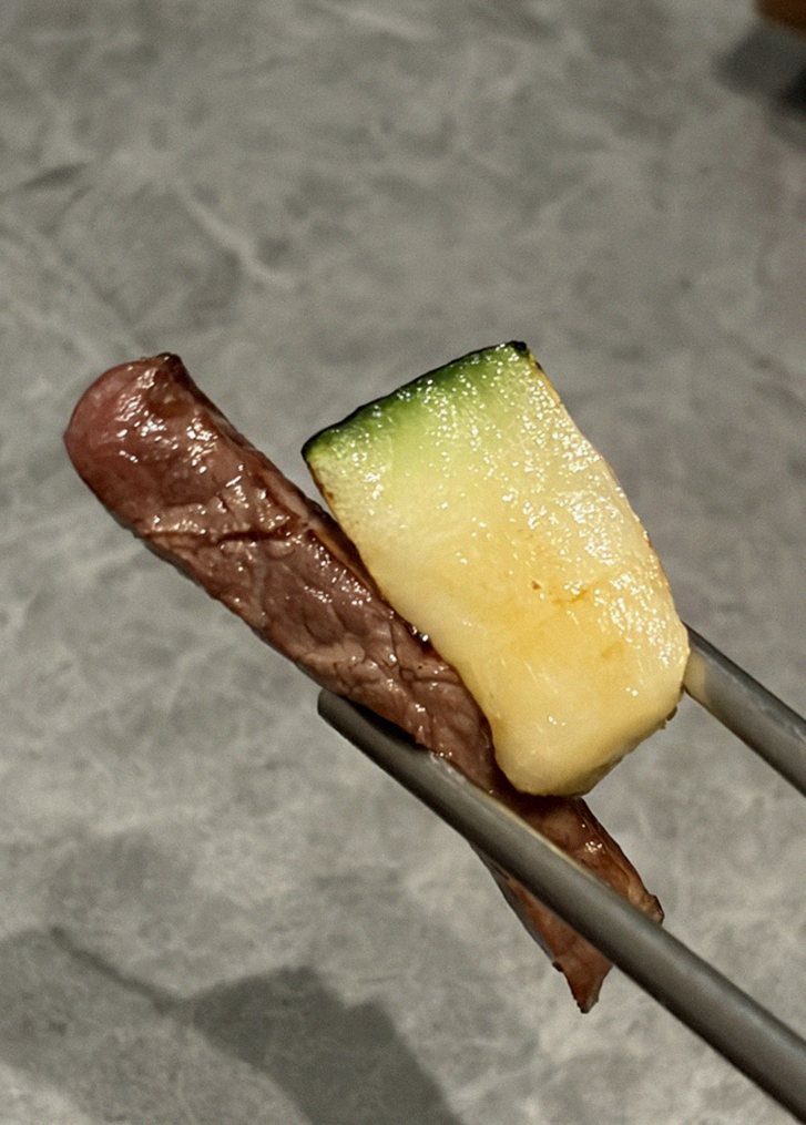 우하나 종각역점 · 광화문 맛집 종각 맛집 · 한 접시씩 정성껏 플레이팅된 한우 코스 요리