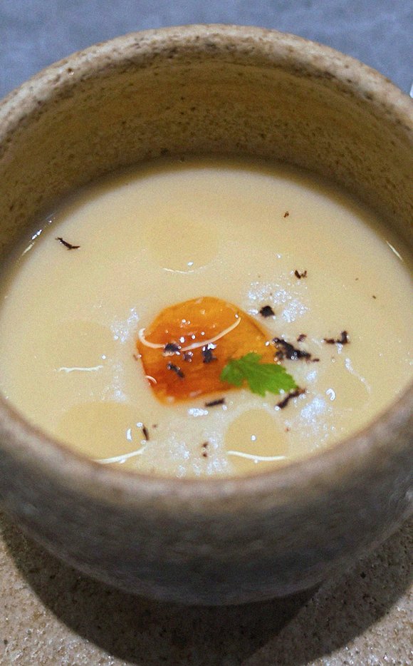 WOOHANA Jonggak · a warm soup to finish the course