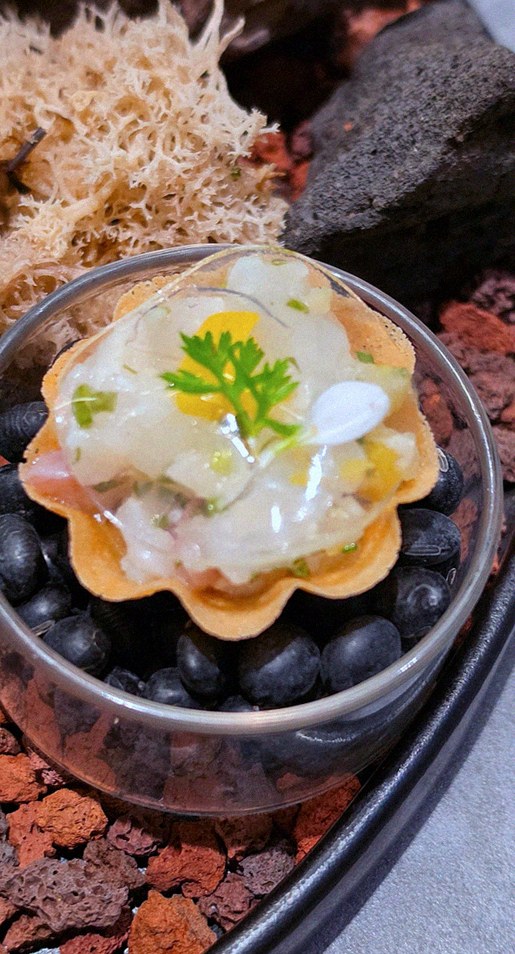WOOHANA Jonggak · fresh Hanwoo beef tartare (yukhoe)