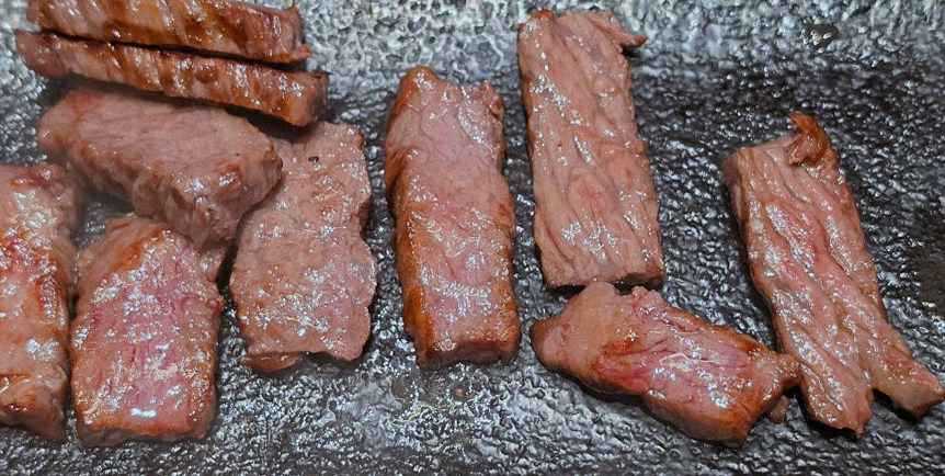 WOOHANA Jonggak · Hanwoo beef grilling over binchotan charcoal