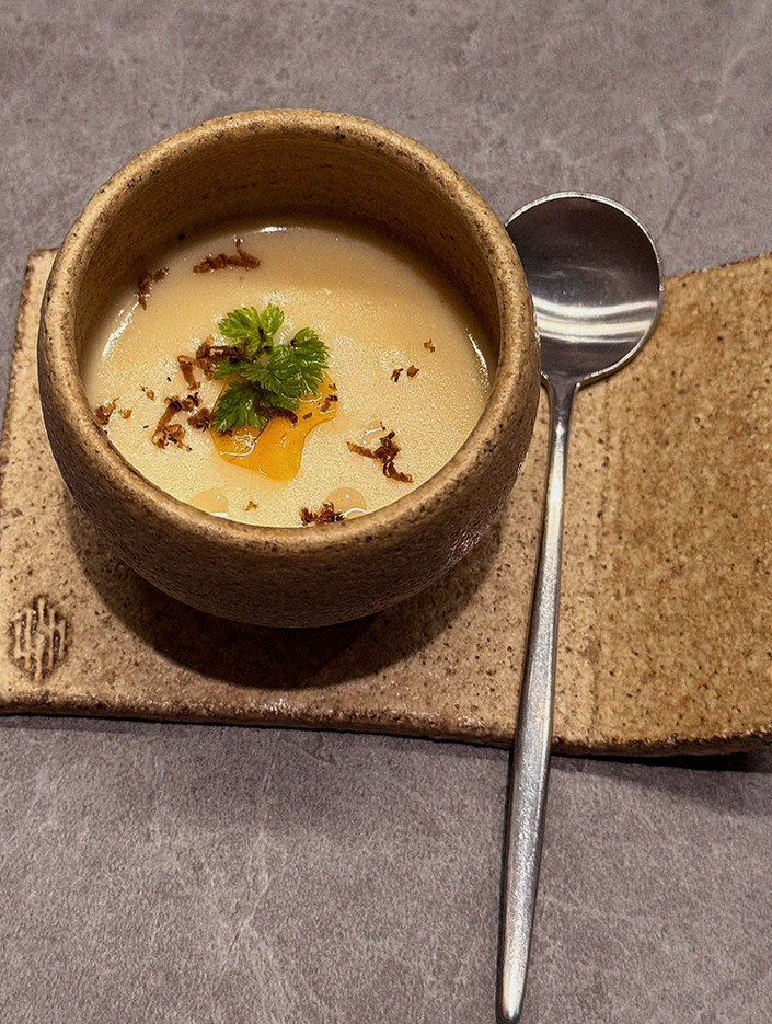 WOOHANA Jonggak · a warm soup to finish the course