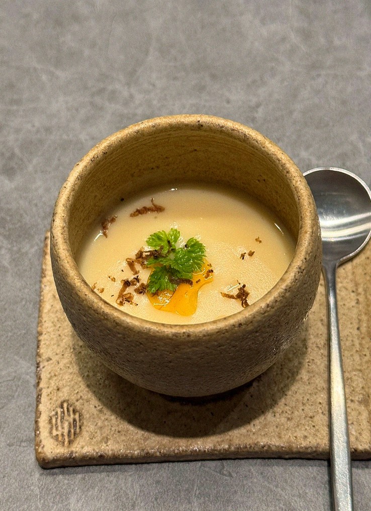 WOOHANA Jonggak · fresh Hanwoo beef tartare (yukhoe)