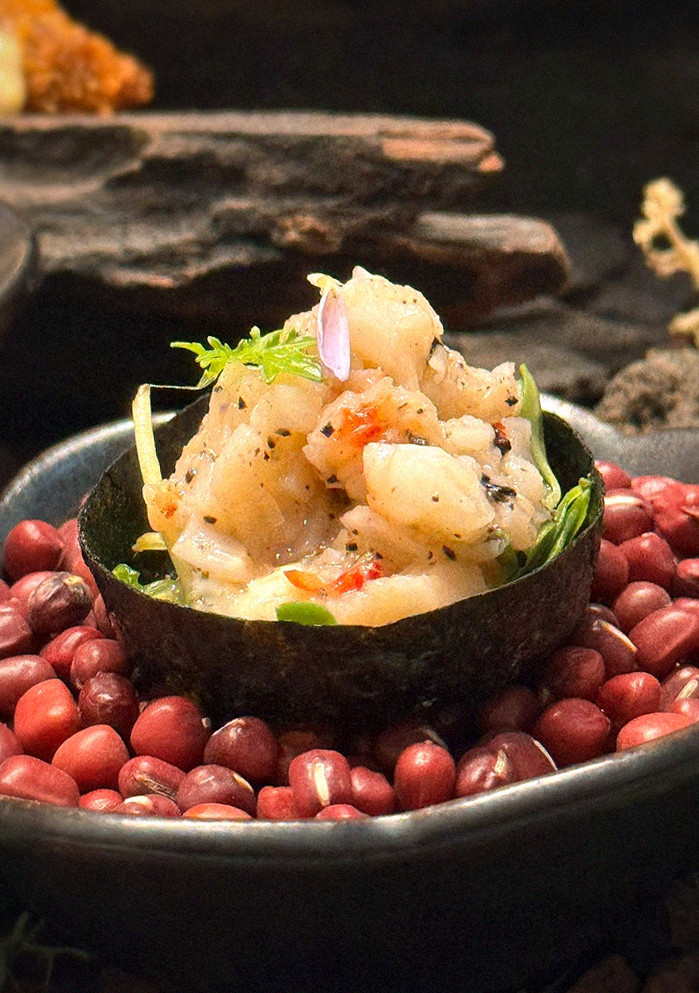 WOOHANA Jonggak · fresh Hanwoo beef tartare (yukhoe)
