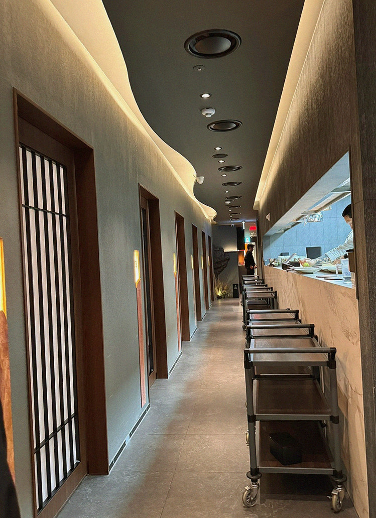 WOOHANA Jonggak · a private dining room — every table is a private room