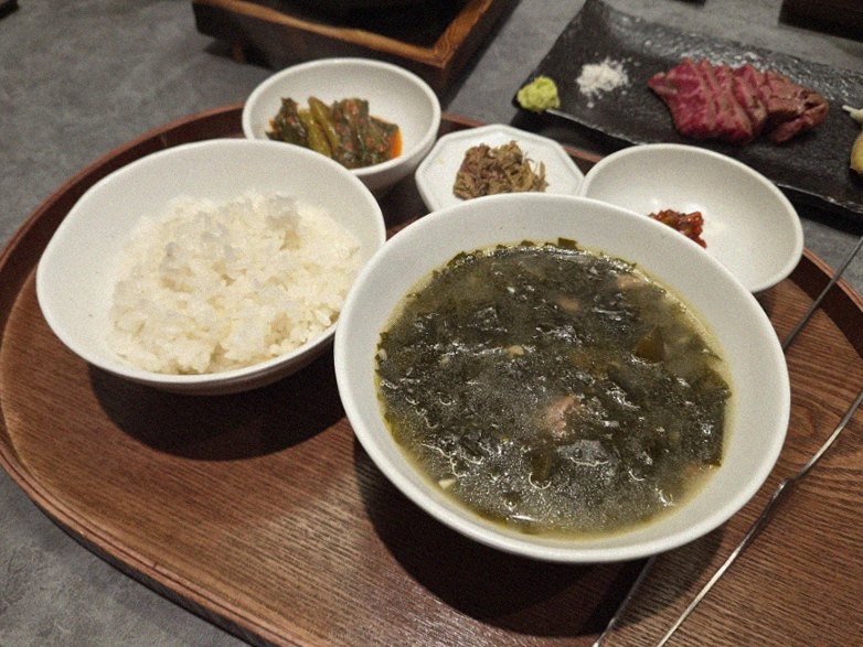WOOHANA Jonggak · assorted Korean side dishes (banchan)